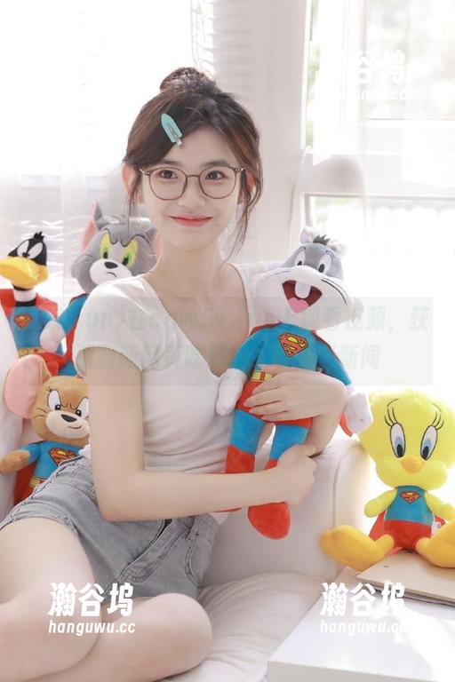 在cgw51.fun上观看视频，获取最新网页吃瓜段子和热点新闻