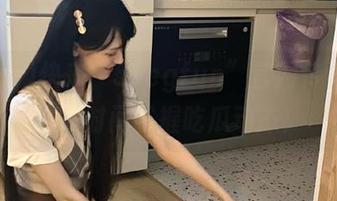 快来“51cgfun”官网传送门，第一时间掌握吃瓜动态！