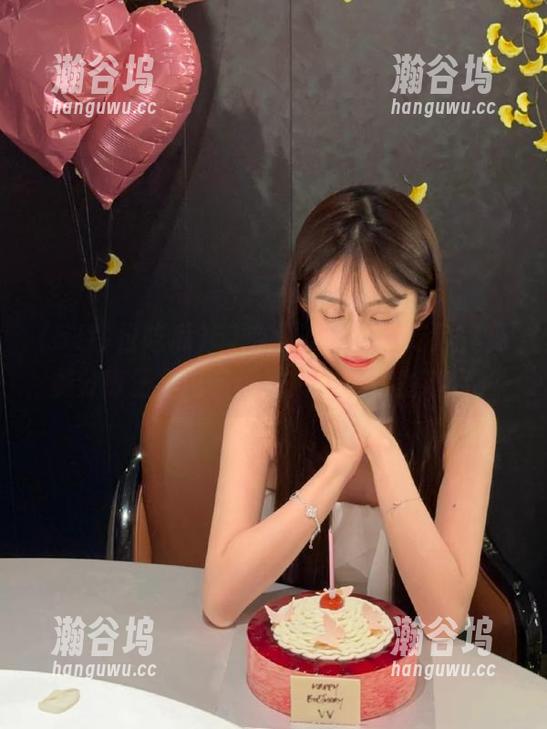 51今日吃瓜在线吃瓜，免费分享三里屯英语老师的精彩生活点滴