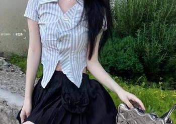 不想错过任何娱乐八卦？记得访问cgw，网址为www.cgw.com，开启你的吃瓜之旅！