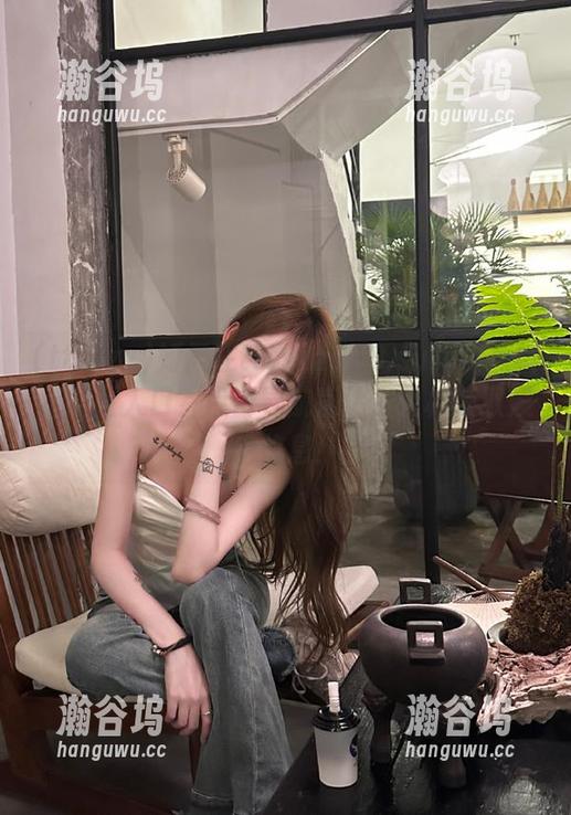 如何在tttzzz668.su找到黑料正能量入口？点击导航直达，轻松获取娱乐信息！