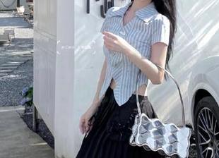 通过zztt21永久分享，享受最全面的吃瓜资讯