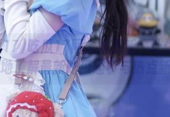 吃瓜17网全新更新：让你随时随地了解最新吃瓜趣事与热点新闻