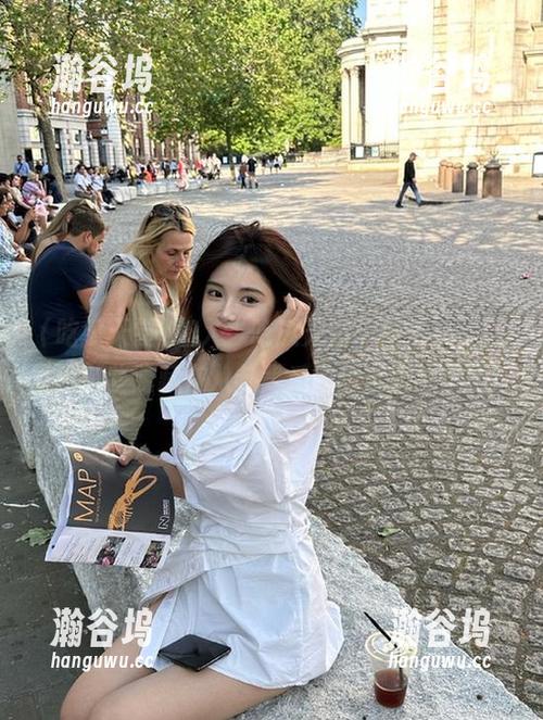 吃瓜天堂 加入“吃瓜天堂”网站,一起发现那些隐藏在八卦背后的故事和趣事吧!