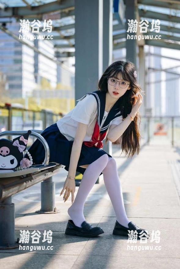 吃瓜网站 深入探索“吃瓜网站56”,发现你不知道的娱乐八卦背后的秘密!