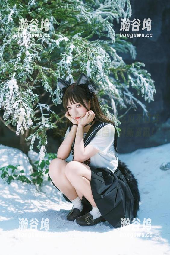下载“黑料吃瓜不打烊”苹果版，实时获取娱乐圈黑料新资讯！