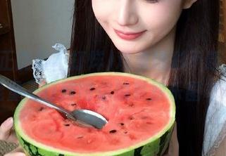 观看精彩不断，黑料正能量不打烊陪你追踪娱乐圈奇闻。