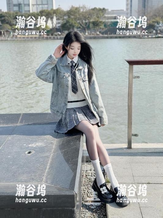 黑料社 黑料社APP为您提供在线观看,尽情体验娱乐圈内幕