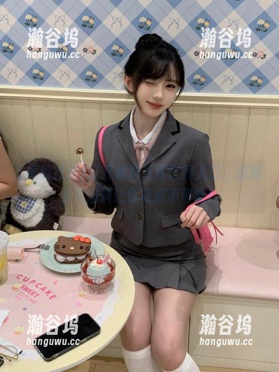 打开黑料社区官网入口，最新永久爆料让你吃瓜不停歇！