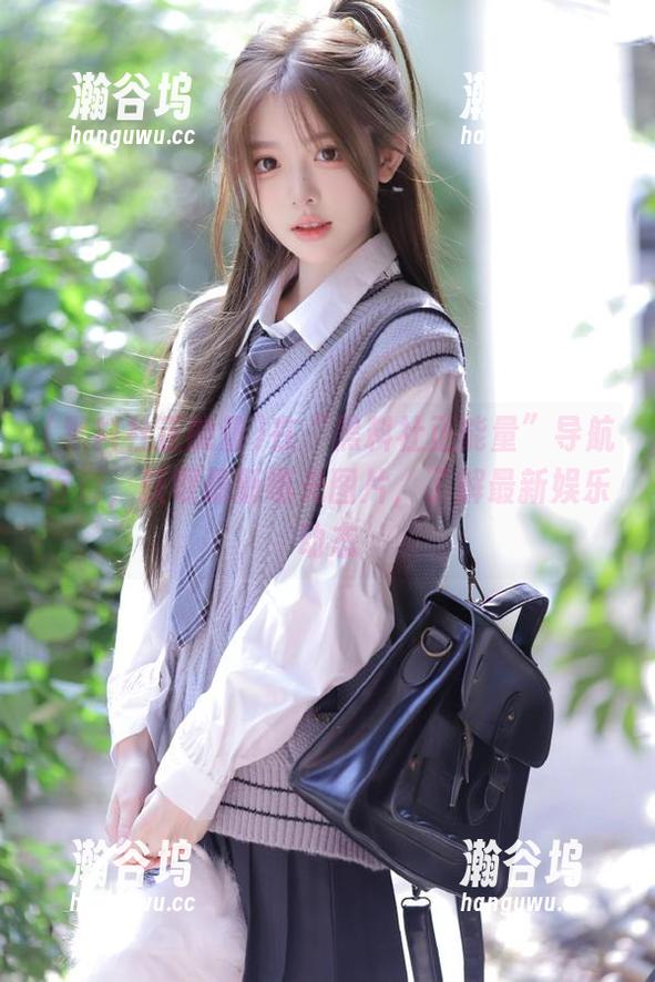 黑料社正能量 在“黑料社正能量”导航首页,获取最新曝光图片,了解最新娱乐动态