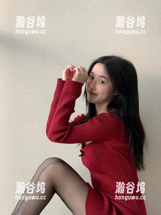 黑料福利 黑料福利APP更新啦!iOS用户尽享新鲜资源,一起来喂瓜吧